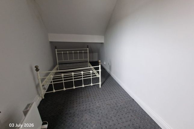 1a Stanningley Road, Leeds photo 3