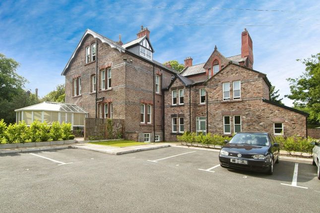 Flat for sale in Lyndhurst Road, Mossley Hill, Liverpool