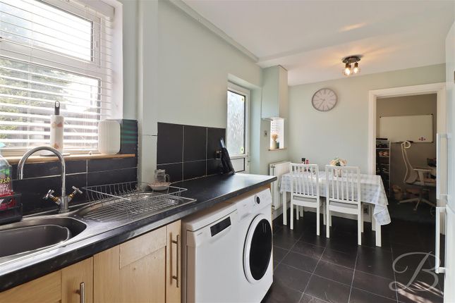 58, Laurel Crescent, Chesterfield photo 4