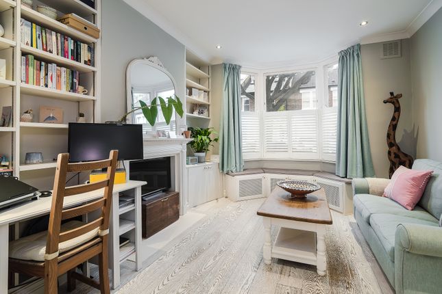 Thumbnail Flat to rent in Inworth Street, London