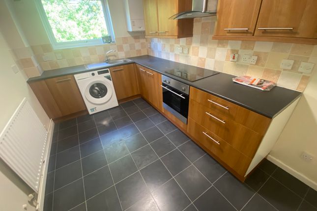 Charnwood Crescent, CHANDLERS FORD photo 3