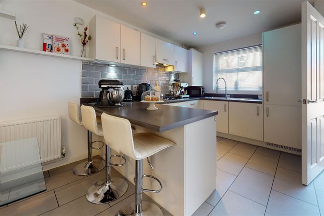 37, Rudloe Drive Kingsway, Gloucester photo 2