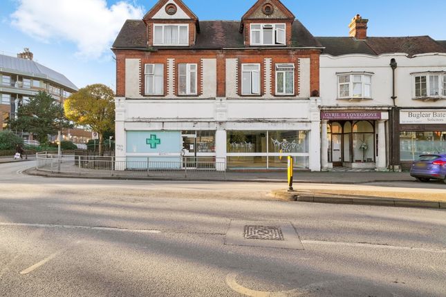 Commercial property to let in Guildford Road, Woking, Surrey
