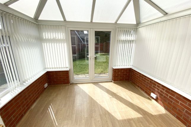 2, Lilyvale Close, Telford photo 4