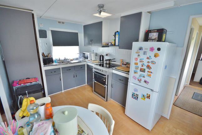10, Meadowview Park, Clacton-On-Sea photo 3