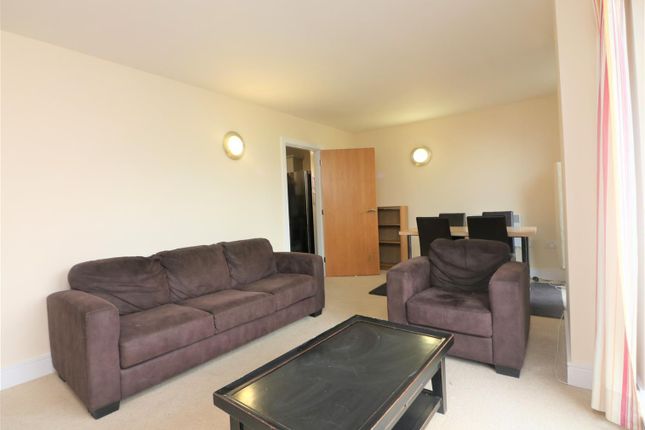 Flat to rent in Docklands Court, Limehouse