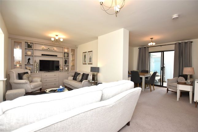 16, Broadcroft Drive, Wakefield photo 5