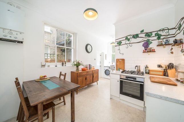 Flat 227, Elmhurst Mansions, Elmhurst Street, London photo 4