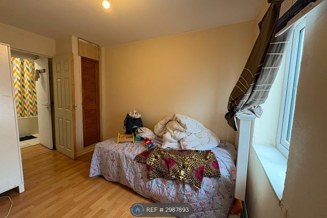 Dashwood Avenue, High Wycombe photo 5