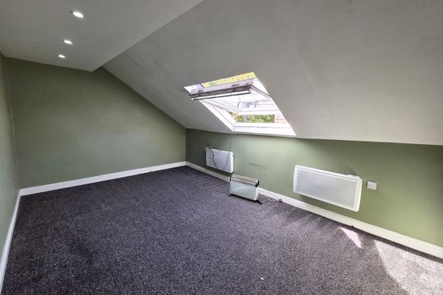Flat 2, 204-206 Keighley Road, Bradford photo 2