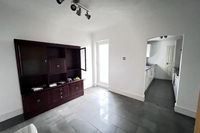 64, Orchard Street, Peterborough photo 2