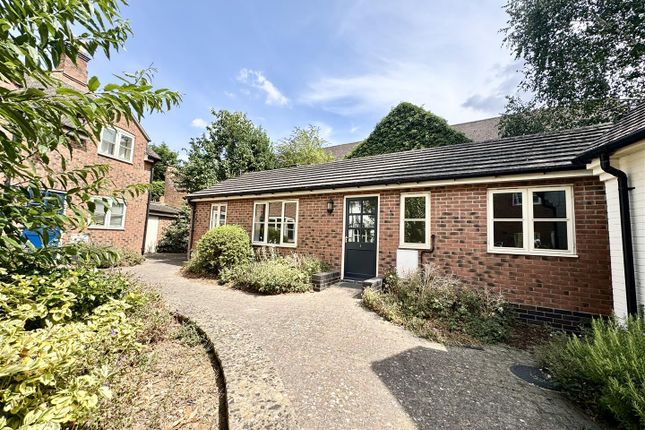 1-bed house on 1, Tredwells Court, Littleworth Street, £800/mo