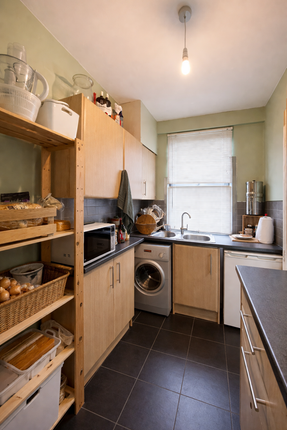 25, Salisbury Grove, Leeds photo 4