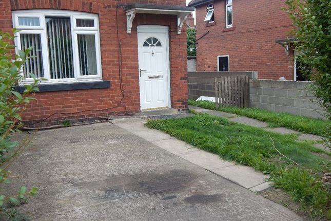 31 Ravens Avenue, Dewsbury photo 2