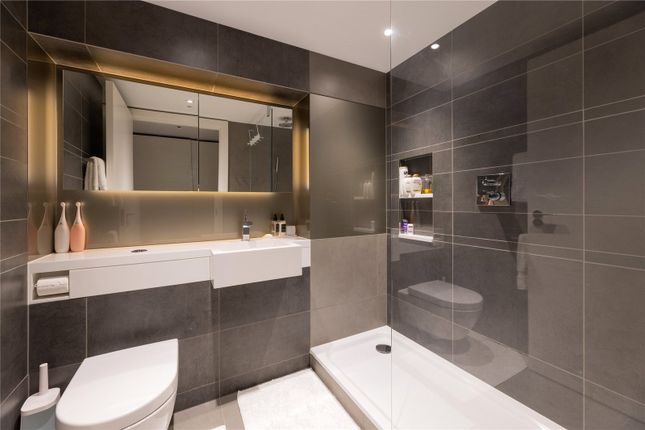 Flat for sale in Riverlight Quay, London