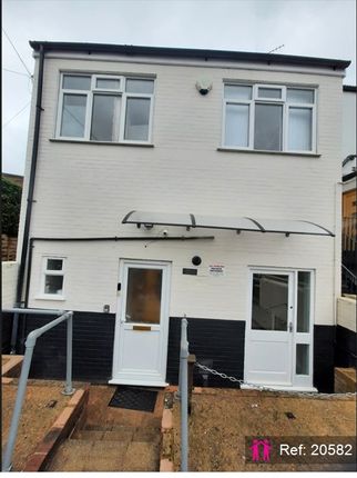 Terraced house to rent in The Crescent, Leatherhead