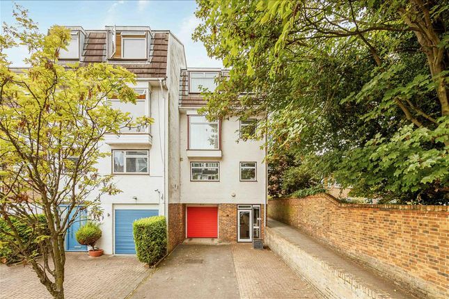 End terrace house for sale in Chiswick Quay, Hartington Road, London