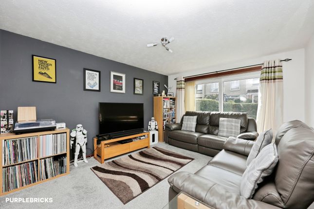 137, Waverley Drive, Glenrothes photo 4