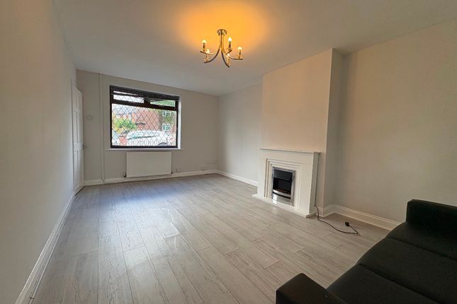 203 Rowrah Crescent, Manchester photo 5