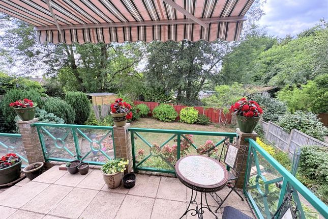 9, Mount Drive, Fareham photo 2