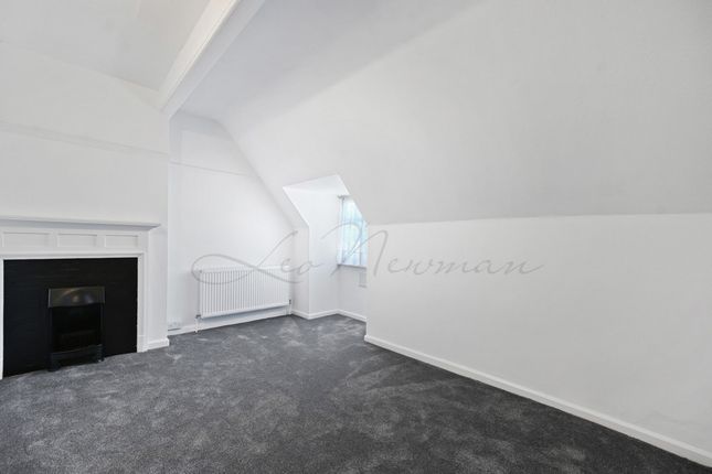 6A 3 Bedroom The Market Place, Falloden Way, London photo 4