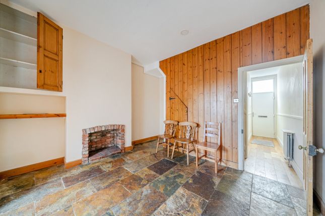 37, Queensgate, East Riding of Yorkshire photo 4