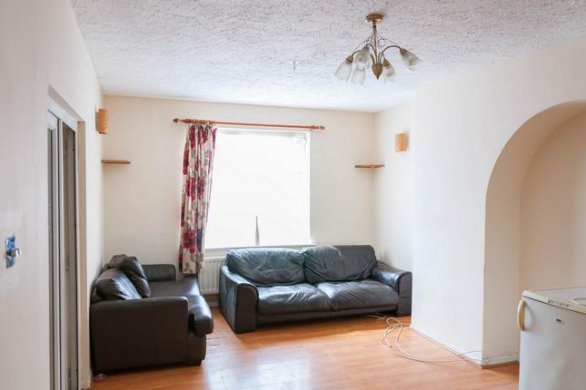Thumbnail Terraced house to rent in Arnold Road, Dagenham