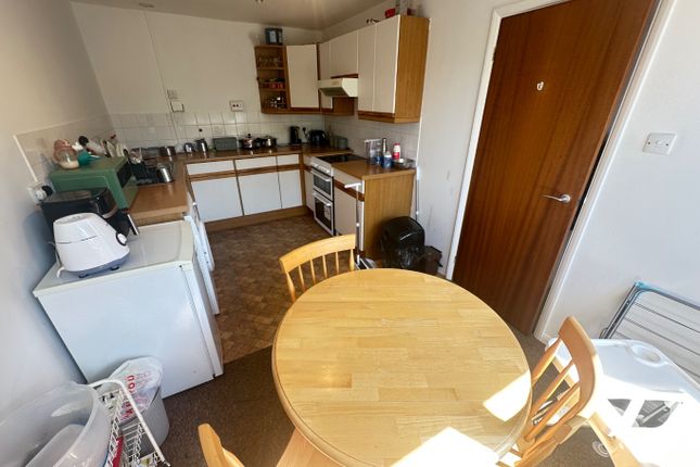 16, Linden Close, Dunstable photo 3