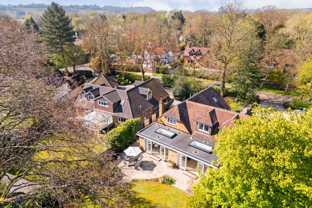 April Cottage, The Avenue, The Abbotsbrook, Bourne End photo 2