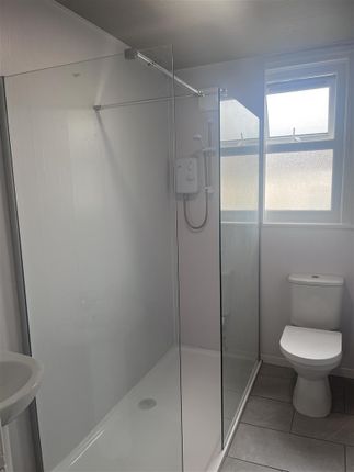 Shower-Room