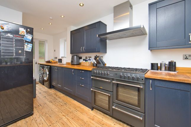 10, Highland Close, Kent photo 3