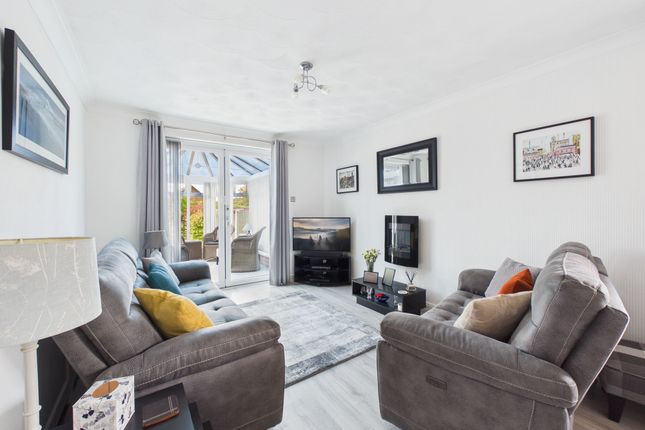 22 Upminster Drive, Nottingham photo 2
