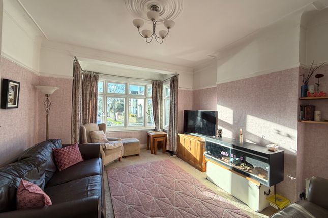 145, Ambleside Drive, Southend-on-sea photo 4