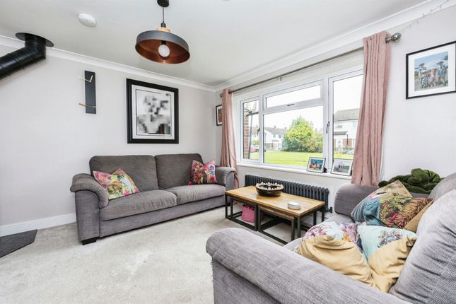13, Longsfield, Ashford photo 3
