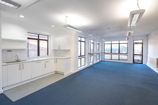 Office to let in Bondway, London