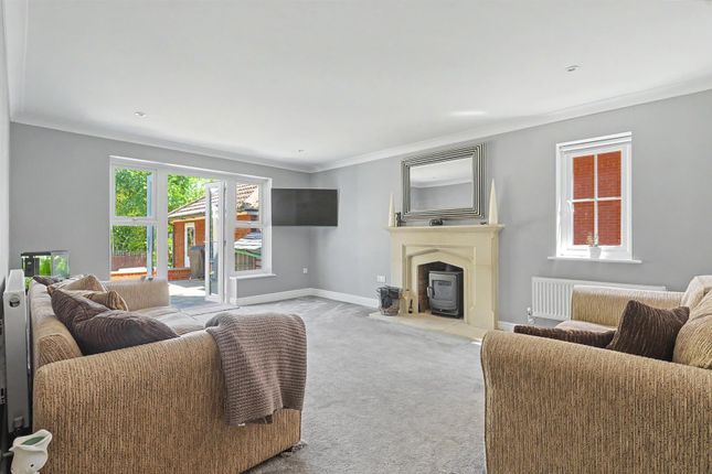 27, Wood Avenue, Hockley photo 4