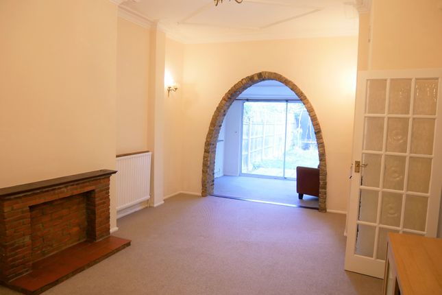 Flat to rent in Fordhook Avenue, London