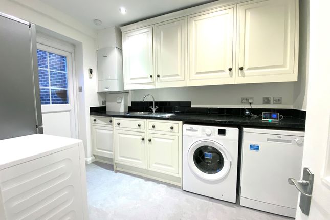 3, Gainsborough Court, Walton-on-Thames photo 3