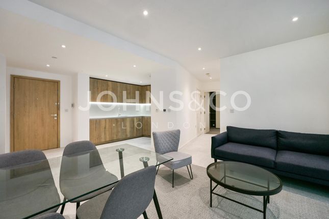 Cendal Crescent, London photo 3