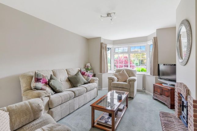 22 Chipstead Lane, Tadworth photo 4
