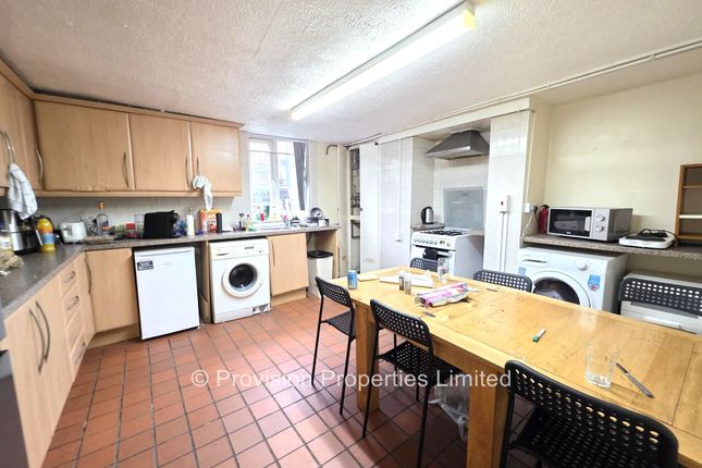 Hessle Place, Hyde Park photo 2