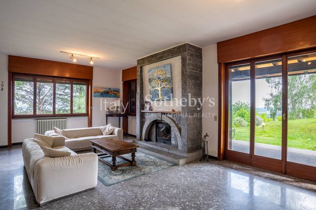 Villa for sale in Via Gianni Vignola, Arona, Piemonte