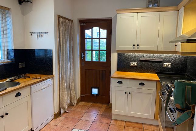 11, Fir Tree Grove, Carshalton photo 2