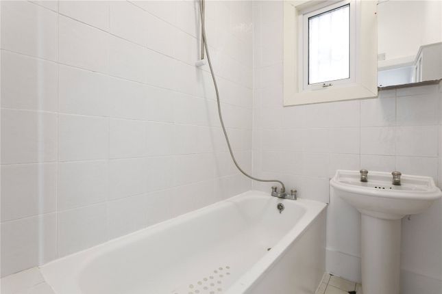 Flat to rent in Becmead Avenue, London