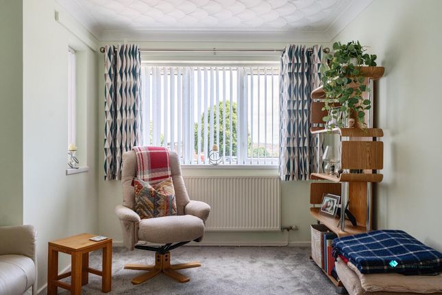 3, Llys Warner, Llanelli photo 4