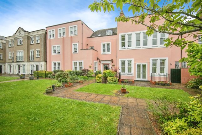 Thumbnail Flat for sale in East Hill, Colchester