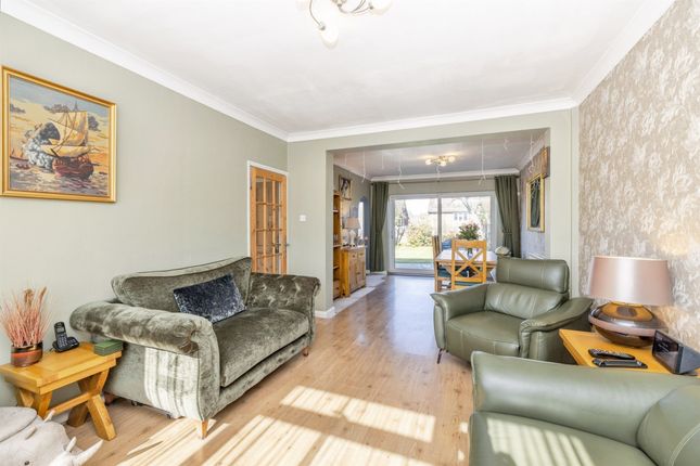 9, Heather Rise, Bushey photo 4