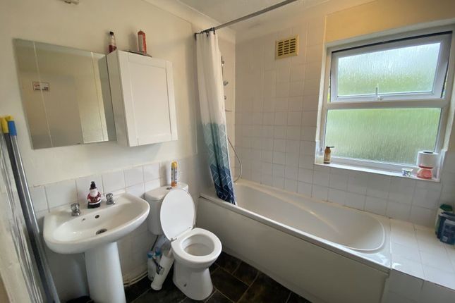 Room 3 55, Osborne Road, Cambridgeshire photo 5
