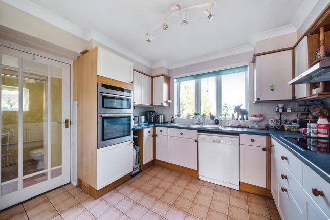 Detached house for sale in Pipers Croft, Dunstable, Bedfordshire