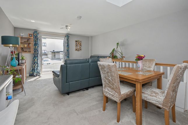 10, Mallow Court, Dartmouth photo 4